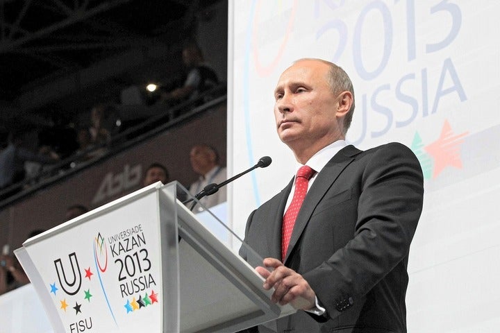 2013年大会の開会宣言を行なうプーチン大統領。ロシアは10年ぶりに“ユニバー”を開催できるのか。(C)REUTERS/AFLO