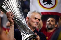 初代王者に輝いたローマ。試合後、モウリーニョ監督はうれし涙を流した。(C)Getty Images