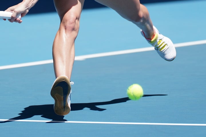 プロの強烈なフットワークを支えるテニスシューズには、様々な機能が高いレベルで必要とされる。素材的にも高性能なものを組み合わせて使用する。写真：THE DIGEST写真部