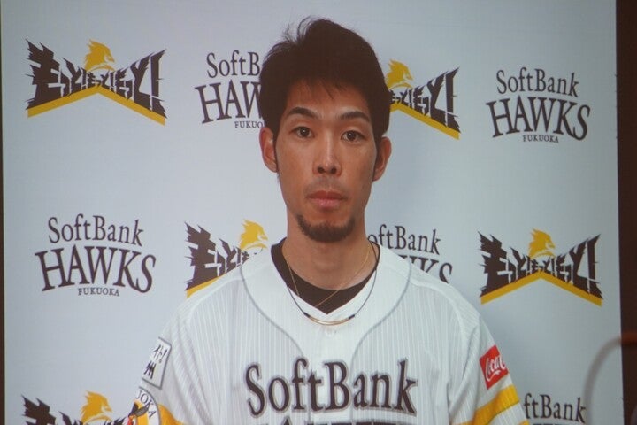 シーズン中にもかかわらず、ビデオ出演した又吉。沖縄野球の今後の発展につながると期待を寄せる。写真：岩国誠