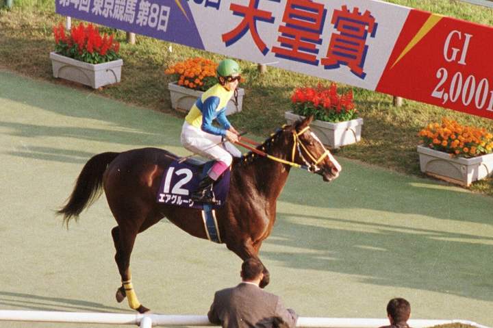 97年の天皇賞・秋を制したエアグルーヴ。牝馬としては26年ぶりに年度代表馬にも選出された。写真：産経新聞社