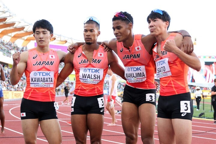 ４位入賞を果たした日本チーム。左から川端、ウォルシュ、中島、佐藤。(C)Getty Images