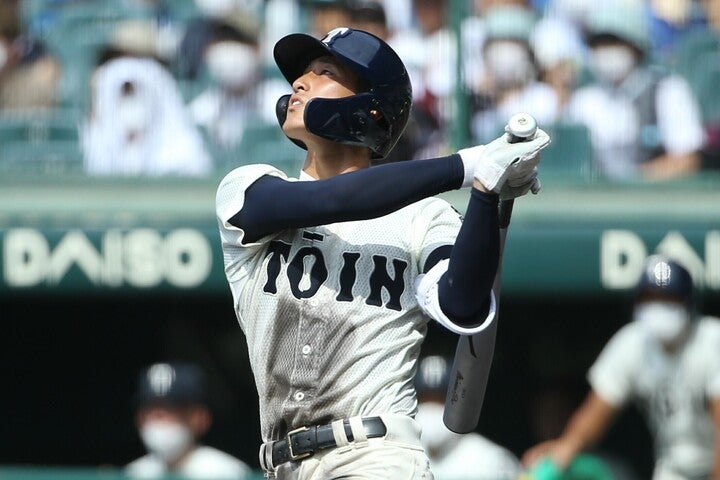 長い甲子園の歴史の中でも屈指の打棒を誇る松尾。果たしてこの大会で歴代２位タイの通算６本塁打に並べるだろうか。写真：滝川敏之