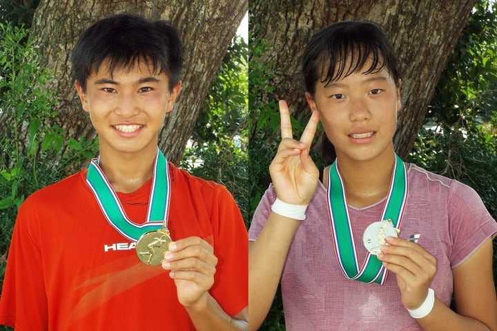 18歳以下シングルス優勝の川口孝幸（左）と水谷梨紗子（右）。写真：大会事務局