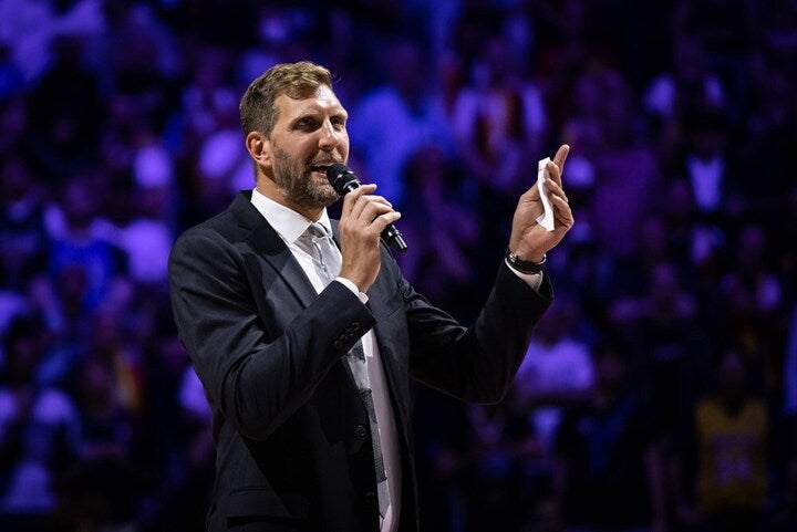 ドイツ代表で初の永久欠番となったノビツキー。地元開催の大会を前に、ファンへ感謝を述べた。(C)FIBA
