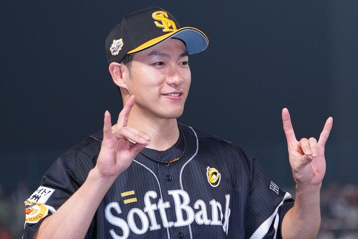 打った瞬間それとわかる豪快な21号を放った柳田。らしい一発だった。写真：田中研二（THE DIGEST写真部）