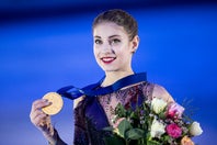 19年GPファイナル女王コストルナヤがロシアテストスケートで記者デビューを飾った。(C)Getty Images