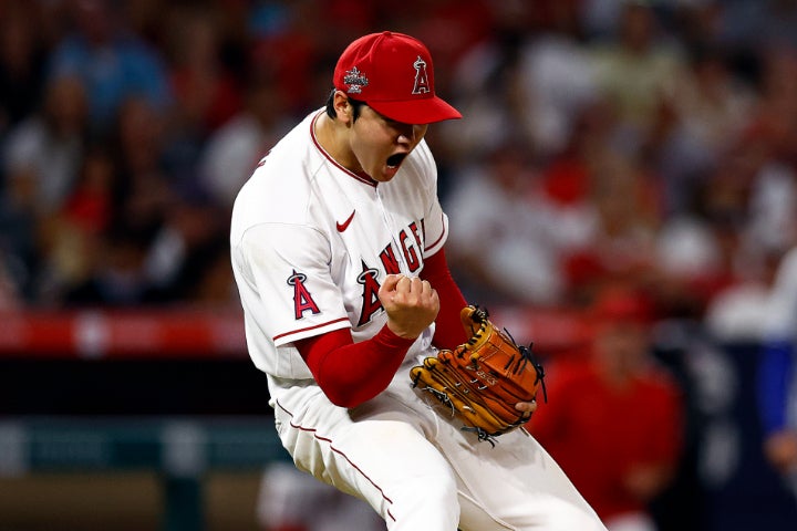 キャリア最多13奪三振を記録した大谷。ホーム球場のファンも歓声に沸いた。(C)Getty Images