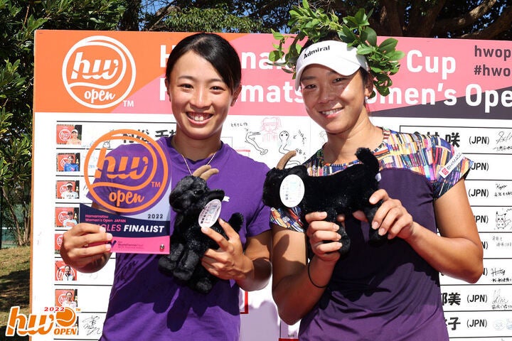 優勝した加治遥(右)と準優勝の山崎郁美（左）。写真提供：浜松ウィメンズオープン