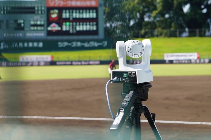 遠方であっても、無人カメラを通してのスポーツ中継でその魅力が広く知れ渡ることに。現代社会と独立リーグの親和性は高かった。写真：岩国誠