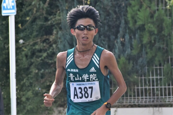 青学大の田中が日本人トップの全体２位でゴールし、２年連続で表彰台に上がった。
