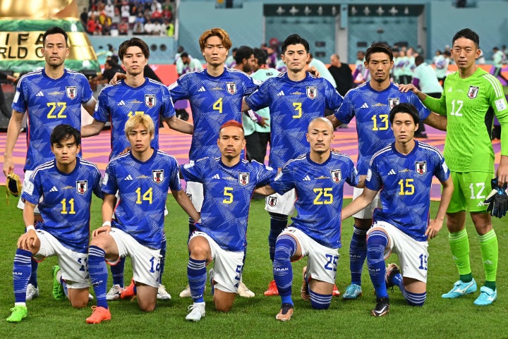 スペインを下し、決勝T進出を決めた日本代表の選手たち。首位通過で相手はクロアチアに決まった。写真：金子拓弥（THE DIGEST写真部／JMPA代表撮影）