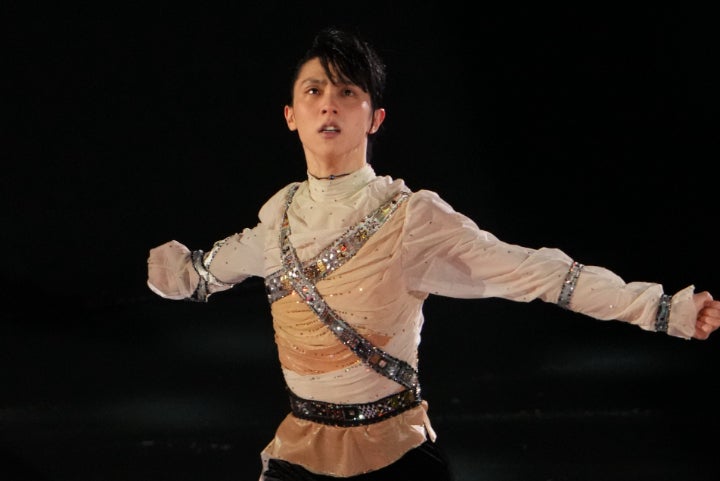 羽生は単独アイスショー『プロローグ』八戸公演を成功させた。公演後、来年２月東京ドームで新たなアイスショー開催を発表した。写真：田中研治（The Digest写真部）