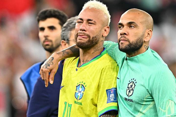 試合後には号泣したネイマール。ほどなくしてペリシッチの息子がブラジルの英雄を慰めるという一幕が見られた。写真：金子拓弥（THE DIGEST写真部／JMPA代表撮影）