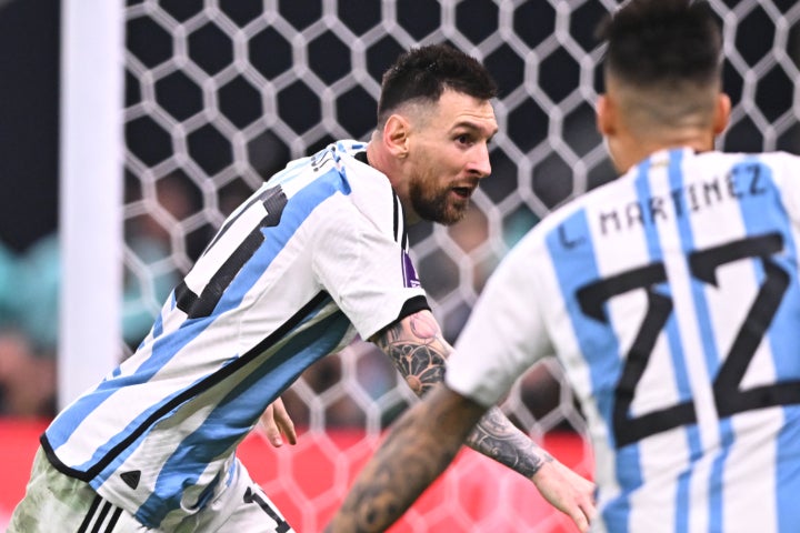 決勝で２ゴールを挙げたアルゼンチンのメッシ。５度目の出場で悲願のW杯を手にした。写真：金子拓弥（THE DIGEST写真部／JMPA代表撮影）