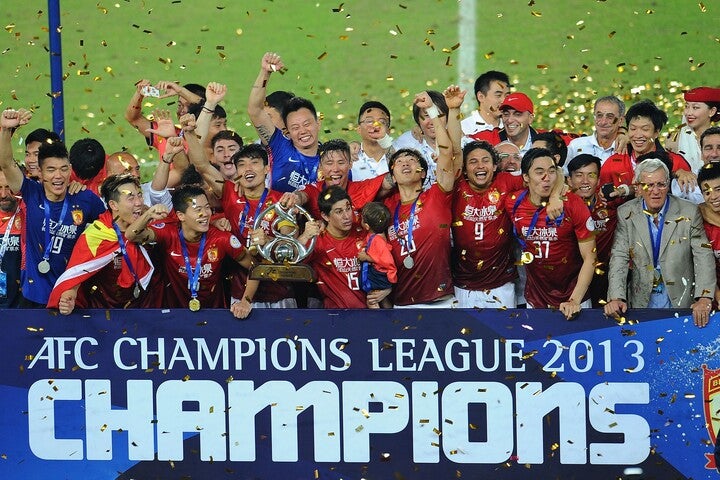 2013年にはアジア制覇も果たした広州FC。資金力でワールドワイドな話題を提供した彼らは、あっという間に衰退していった。(C)Getty Images