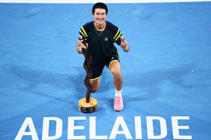 アデレード国際２でラッキールーザーとして優勝したクォン・スンウ。ツアー２勝目は韓国テニス史上初の快挙だ。(C)Getty Images