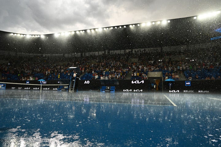 今年の全豪オープンは悪天候や猛暑でスケジュール変更が相次いでいる。その影響をもろに受けるのは主に下位選手たちだ。(C)Getty Images