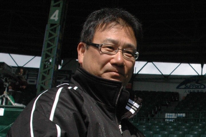 彦根総合を指揮する宮崎監督。北大津野球部の監督時代は６度甲子園に出場し、ダルビッシュ有（現パドレス）のいた東北高と戦った経験もある。写真：産経新聞社