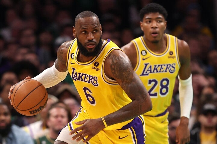 NBAの“キング”レブロンと“日本の至宝”八村、今後も２人の共演に注目だ。(C)Getty Images