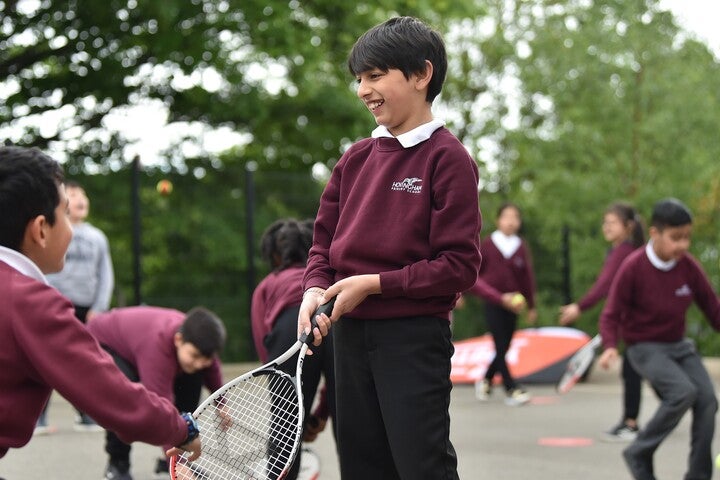 成長期にある中学生がテニスを始める場合は、どんなラケットを使えばいいのか…。(C)Getty Images