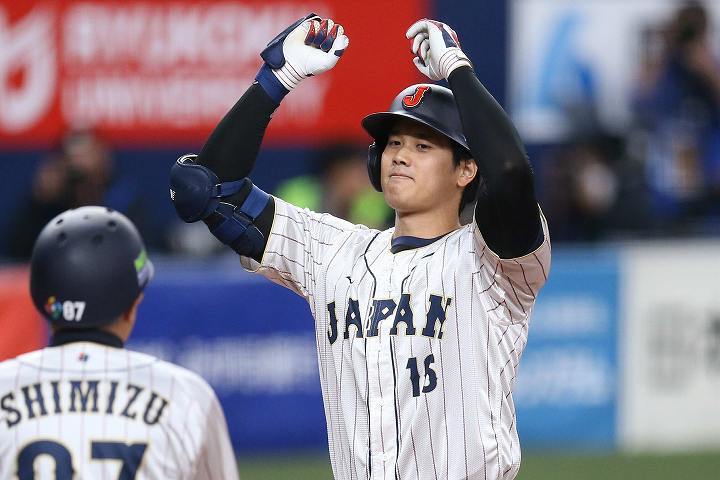 ２打席連続の３ランで場内を沸かせた大谷。写真：滝川敏之