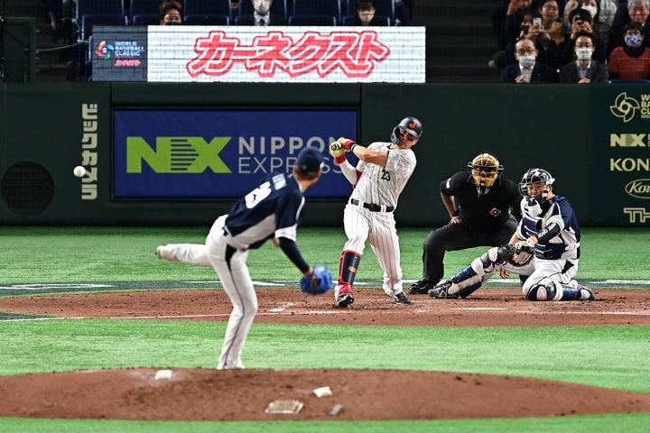 ヌートバー、近藤、吉田らがコツコツと繋ぎ、一挙に４点を挙げた。(C)Getty Images