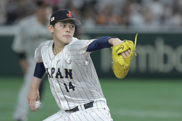 WBCデビュー戦を８奪三振で力投した佐々木。写真：鈴木颯太朗
