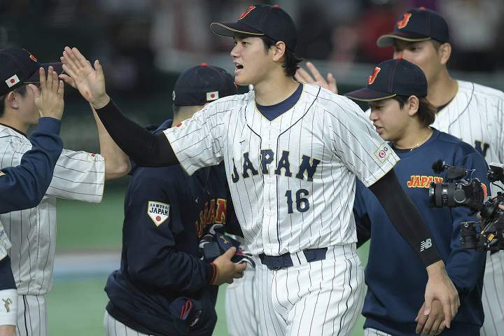 投打にわたる活躍を見せた大谷。日本代表は５大会連続の４強入りを決めた。写真：鈴木颯太朗