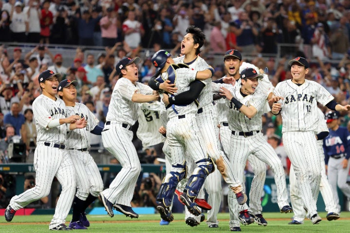 ３大会ぶりに優勝を果たした侍ジャパン。TBSのWBCテーマ曲が思わぬところでも使用されていた。(C) Getty Images