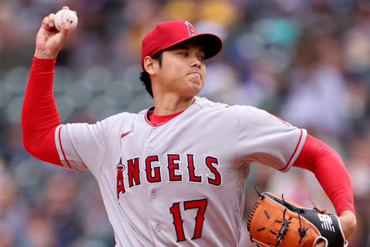 今季初勝利を挙げた大谷。大きく横回転する脅威のスイーパーにメジャー強打者のバットが空を切った。(C)Getty Images