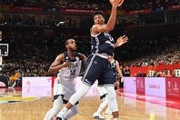 １次ラウンドでいきなりアメリカとギリシャのマッチアップが実現。前回大会では２次ラウンドで対戦し、アメリカが勝利を収めた。(C)Getty Images