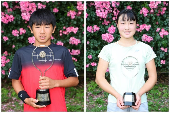 14歳以下男子優勝の櫻井義浩（左）と女子優勝の駒田唯衣（右）。写真：梅月智史（THE DIGEST写真部）
