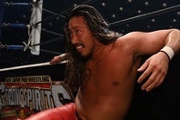 IWGP王者SANADAに敗れた辻だが、チャンピオンを凌駕する内容で大きな喝采を受けた。写真：新日本プロレス