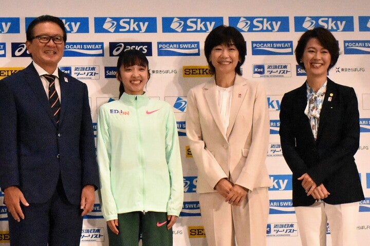 トークセッションに登壇した４名。左から瀬古氏、細田、高橋氏、有森氏。(C)THE DIGEST