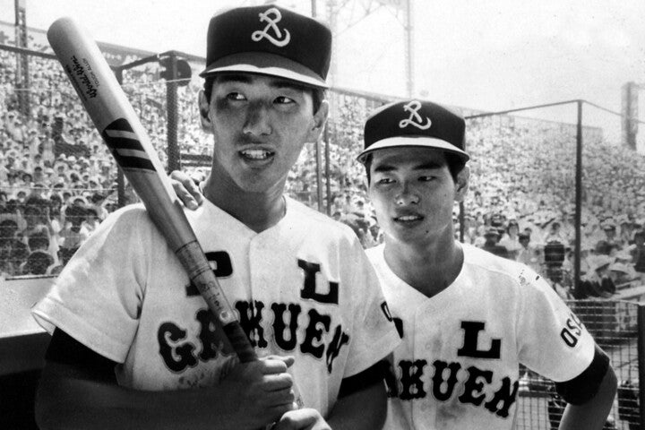 清原（左）、桑田（右）の“ＫＫコンビ”。甲子園史でも随一の名選手２人が同じチームにいたのだからすごい。写真：産経新聞社