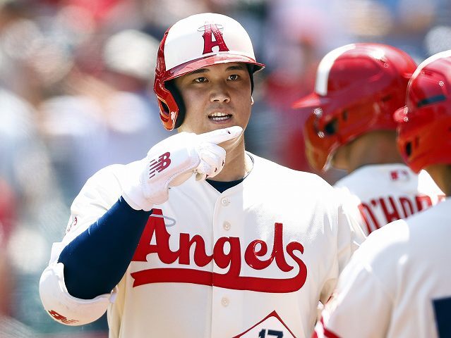 二刀流で先発した大谷が初回に特大の44号２ランを放ち先制したものの、緊急降板した後の５回に逆転されてしまった。(C) Getty Images