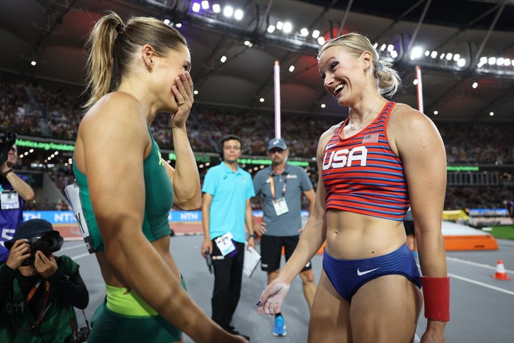 ケネディ（左）とムーン（右）の両者が女子棒高跳びの金メダリストとなった。(C)Getty Images