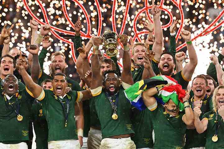 ２大会連続４度目の優勝を飾った南アフリカ。(C) Getty Images