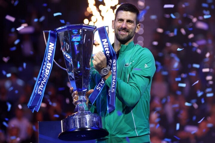 ATPファイナルズ７度目の優勝を飾り、最多記録を更新したジョコビッチ。キャリア通算では98度目のツアータイトルを獲得した。（C）Getty Images