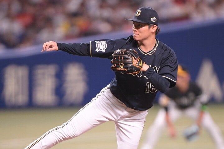 MLB挑戦を目指している山本。22日はNBAを観戦していたようだ。写真：鈴木颯太朗