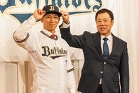 天才的な打撃センスが自慢の西川。ここ４年間で打率３割以上が３回記録している。写真：野口航志