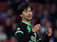 復帰したELアテネ戦で即スタメン出場となった三笘。攻守で存在感を見せた。(C) Getty Images