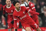 貴重な同点弾を挙げた遠藤。チームを逆転勝ちに導いた。(C) Getty Images