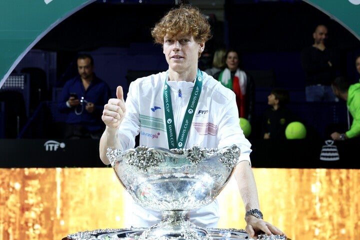 デ杯では母国を優勝に導くなと活躍を見せたシナー。ATPファン投票で初の１位を獲得した。（C）Getty Images