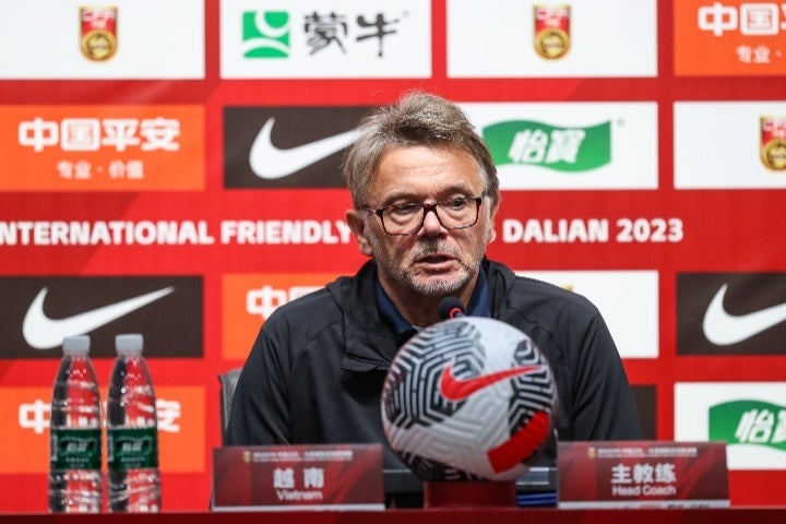 ベトナム代表を率いるトルシエ監督。アジアカップの初戦であたる日本とのゲームではどんなサッカーを見せるのか。(C)Getty Images