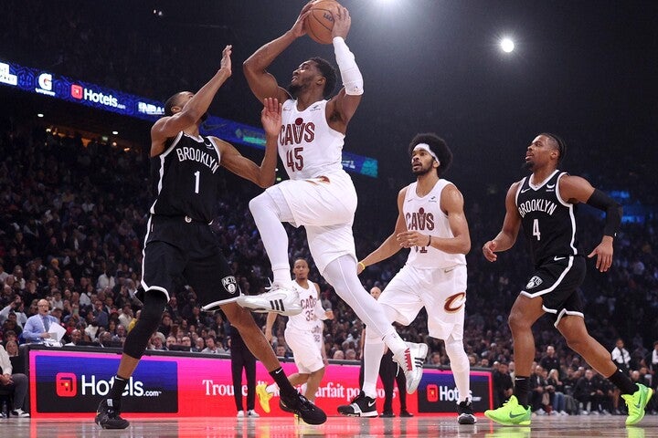 キャブズとネッツによる第３回NBAパリゲームズは大盛況に終わった。(C)Getty Images
