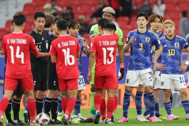 グループリーグ初戦で４ゴールを決めた日本がベトナムに勝利。ただ、セットプレーから２失点を喫した。(C)Getty Images