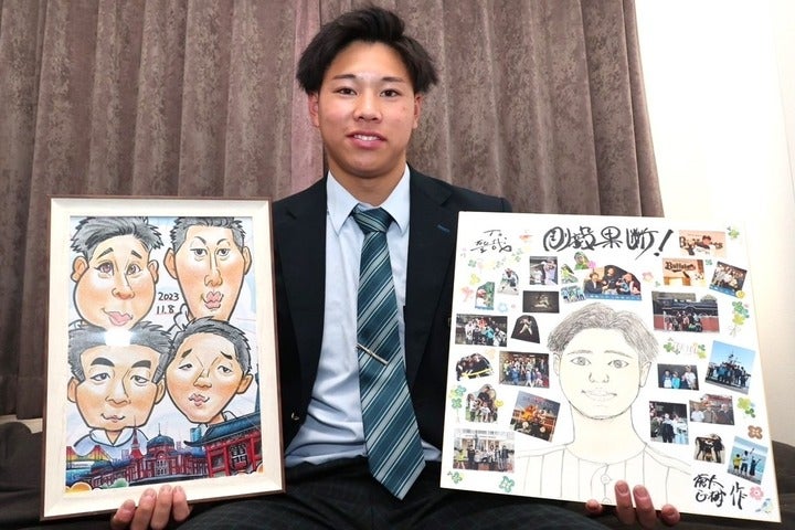 入寮にあたって横山は、親族が作成した寄せ書きやクラスメイトが描いた似顔絵を持参した。
