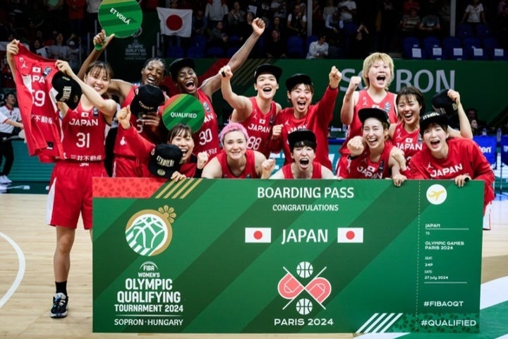 ３大会連続で五輪出場を確定した日本女子バスケ。土壇場での強さにFIBAも舌を巻いた。(C)FIBA